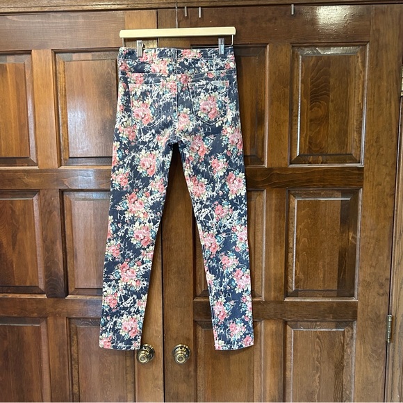 Seven7 Floral Print Skinny Jeans Denim Blue Pink Womens Size 4 Flowers Pants - Picture 2 of 9